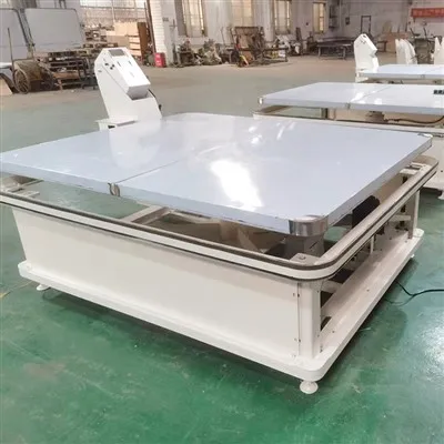 Mașină de cusut cu bandă